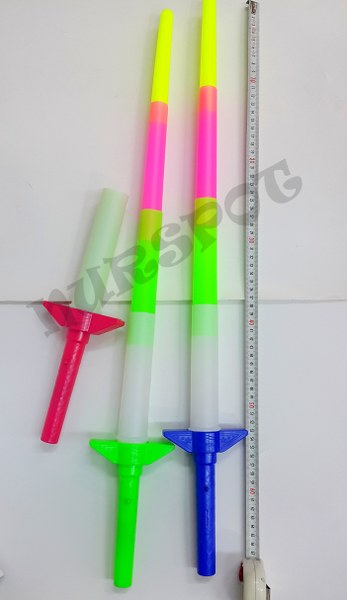 oyuncak uzayan ışıklı kılıç