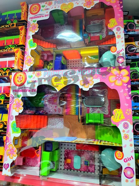 oyuncak ahşap prensesin evi