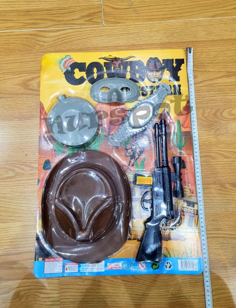 oyuncak kovboy seti şapkalı 027