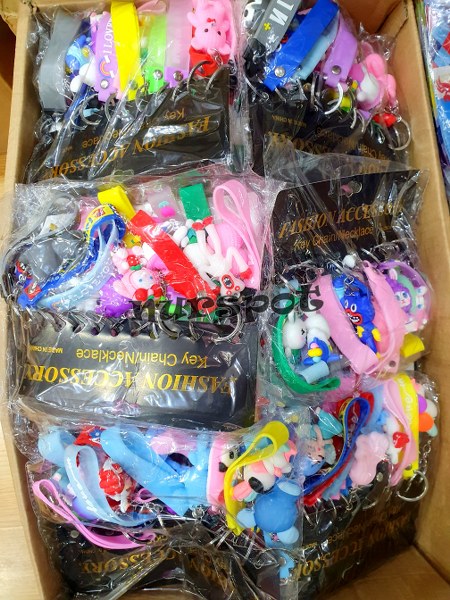 kayışlı anahtarlık figürlü karma model