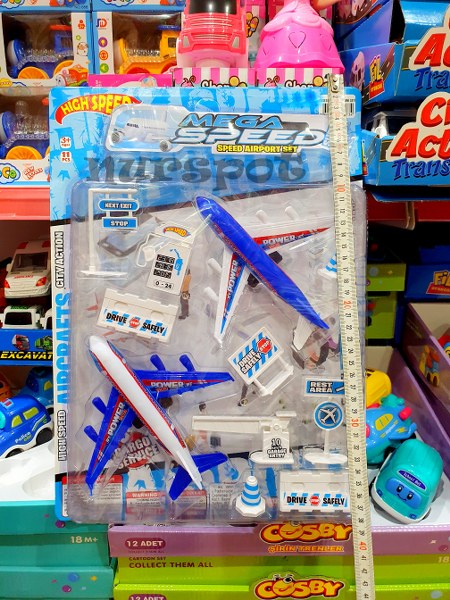 oyuncak uçak hava alanı aksesuarlı set 073