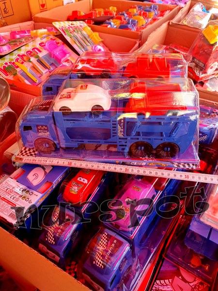 oyuncak tır taşıyıcılı arabalı 932