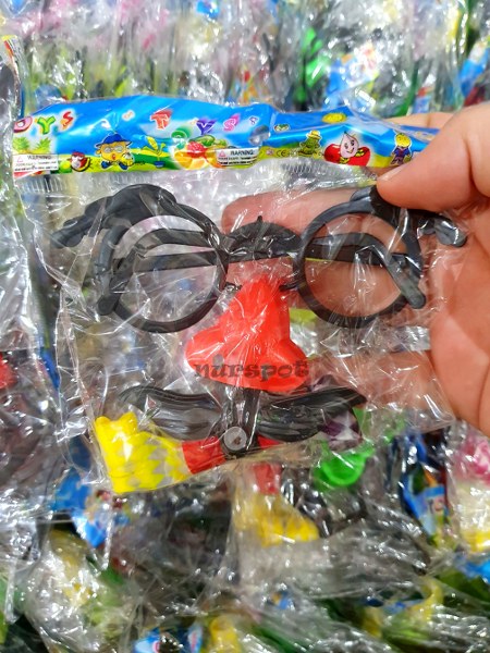 oyuncak burun bıyık kaynana dili seti