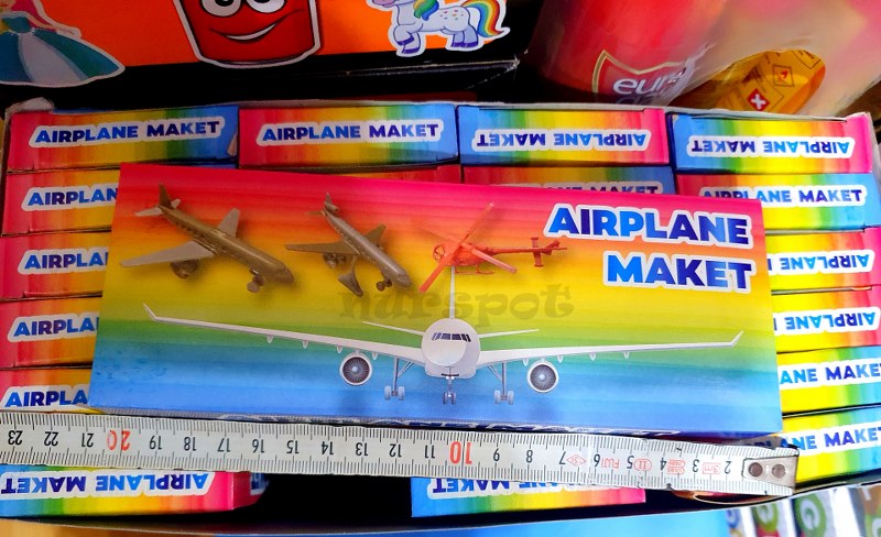 oyuncak maket uçak model