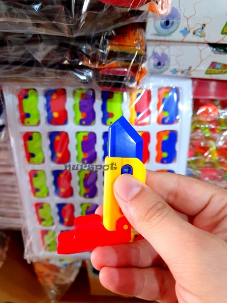 küçük şaka oyuncak karambit