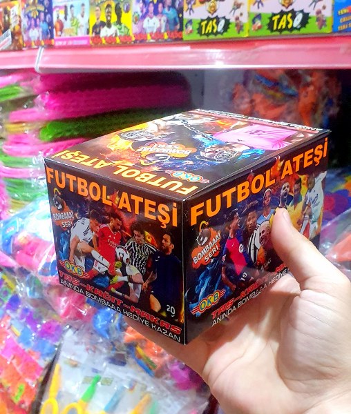 futbolcu kartları futbol ateşi kutulu model 2307