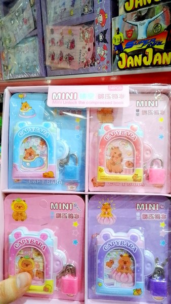 pufidik kapak kilitli not defteri kapibara 1016