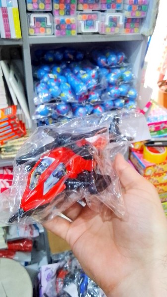 oyuncak helikopter 2051