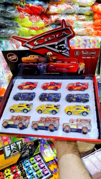 oyuncak metal araba 8964