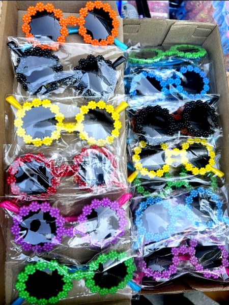 çocuk gözlüğü renkli desenli yeni modeller