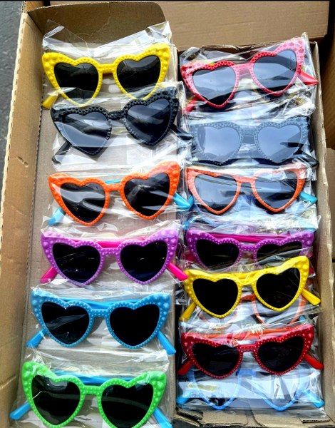 çocuk gözlükleri renkli şekilli kalp model